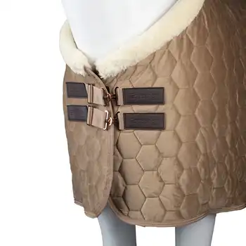 Showdeken velvet mokka Borduren by Kirsty